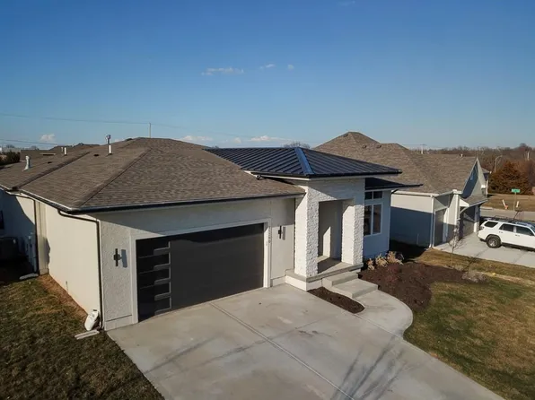 25300 W 83rd Ter, Lenexa, KS 66227