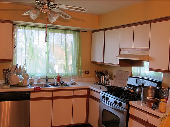 4th image of 549 W Park Ave APT A