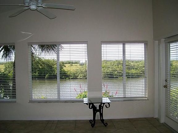5th image of 48 Oak Tree Dr