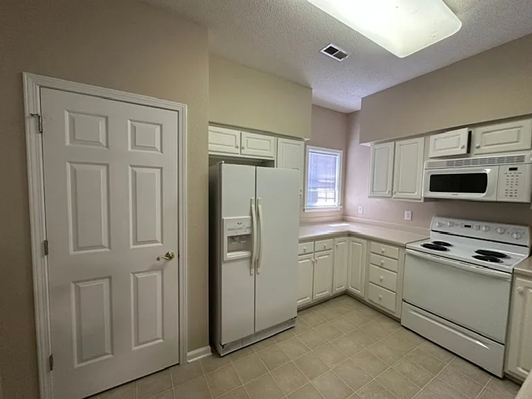 212 Old Brickyard Cir — Photo 10
