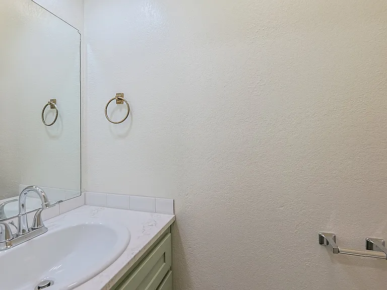 8308 Albany Ave — Photo 8