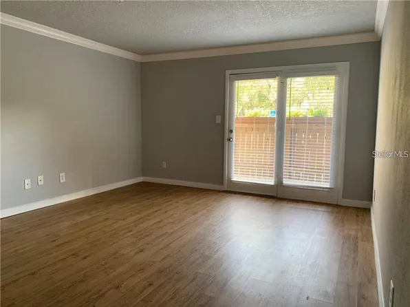 232 Afton Sq Unit 110, Altamonte Springs, FL 32714