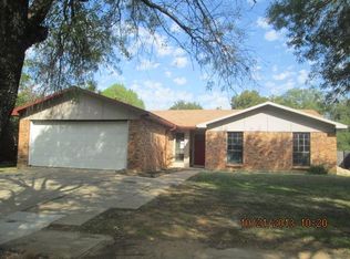 7729 Acapulco Rd, Fort Worth, TX 76112