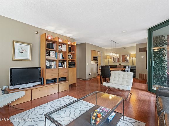 4th image of 440 N McClurg Ct APT 301