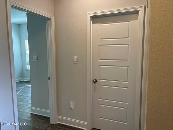 5th image of 15309 Dandelion Dr