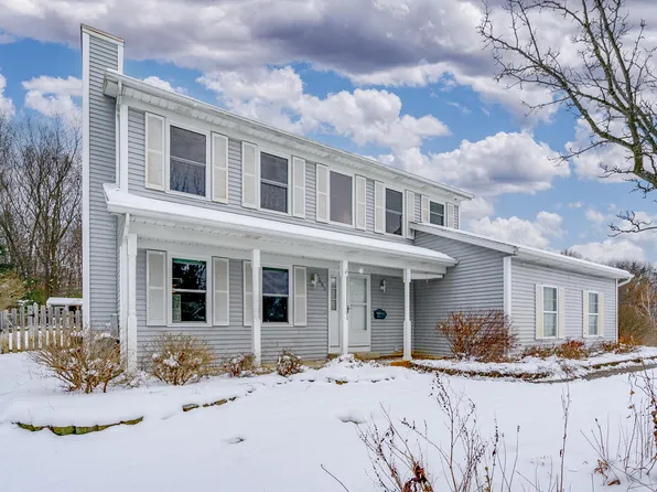 5650 Whitmore Dr, Kalamazoo, MI 49004