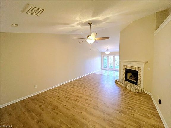 2nd image of 3123 High Bridge Cir