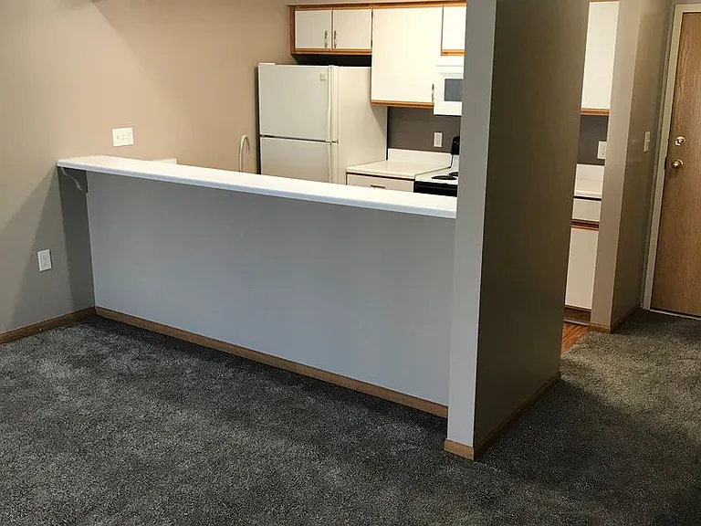 Deer Park Apartments — Photo 13