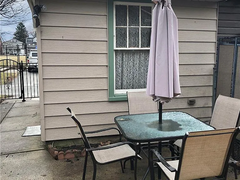 1214 Maple St — Photo 13