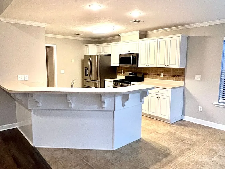 702 Wickham Dr — Photo 11