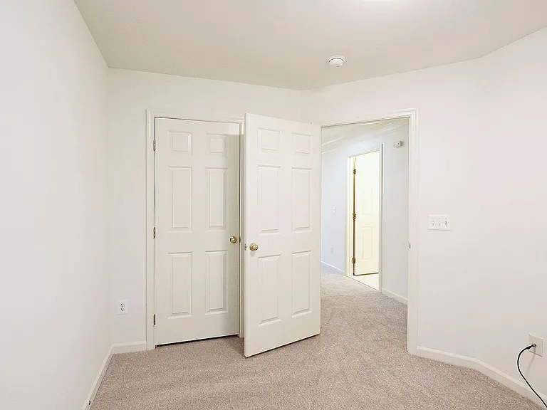 920 Rainier Rd — Photo 14
