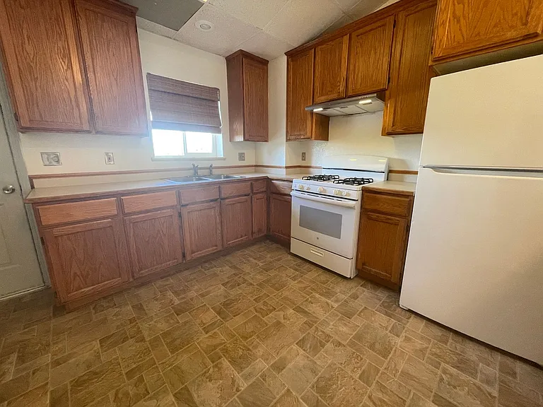 5953 S Broadway St #C — Photo 10
