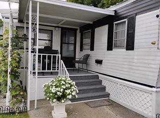 2099 Mary Ann Dr, Troy, MI