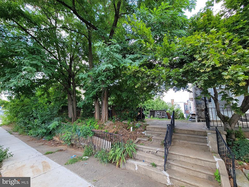 1st image of 137 W Roosevelt Blvd