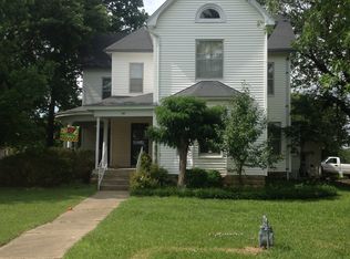 905 E Madison St, Yates Center, KS 66783