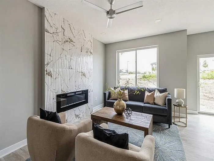 4 bed, 4.0 bath, 2445 sqft, $3,150 — Photo 3