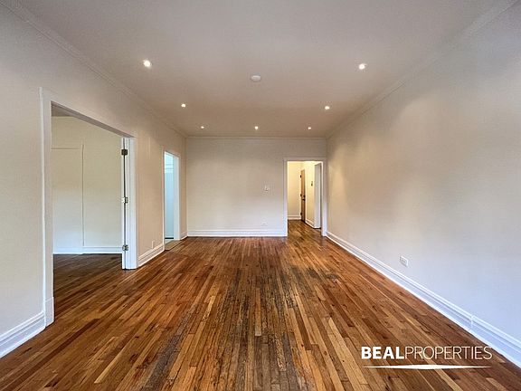 3rd image of 630.5 W Cornelia Ave #C630x-s2