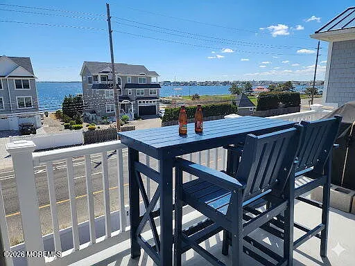 4 bed, 4.0 bath, 1936 sqft, $6,000 — Photo 4