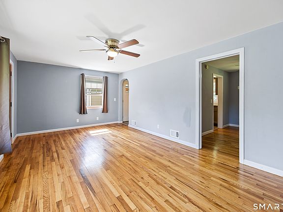 5th image of 266 Albrecht Road