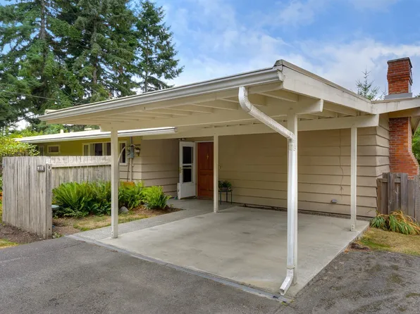 977 Grow Ave NW, Bainbridge Island, WA 98110