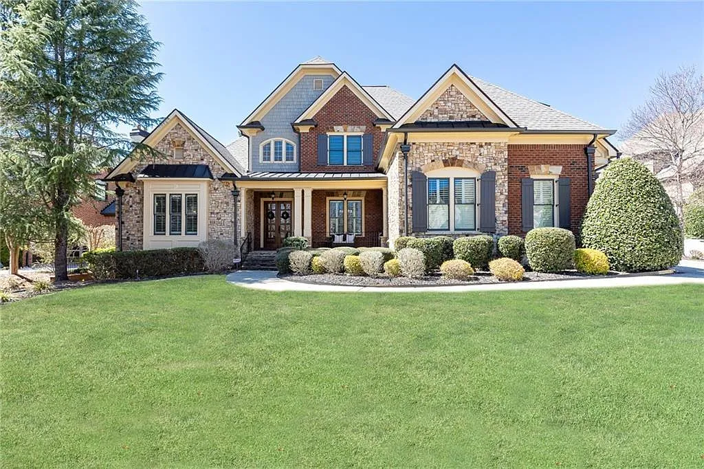 5 bed, 6.5 bath, 7155 sqft, $8,000 — Photo 2