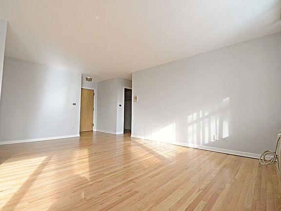 5th image of 8720 Skokie Blvd #3