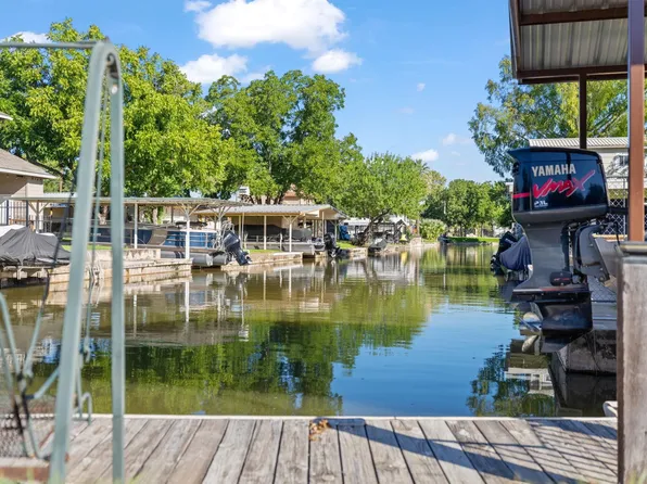 503 North Beach, Sunrise Beach, TX 78643