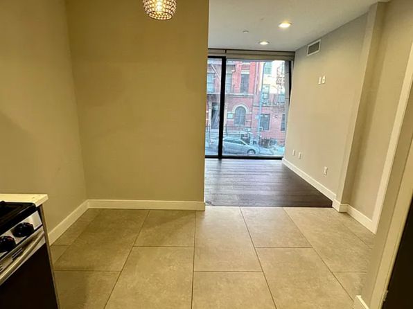 168 E 100th St #201