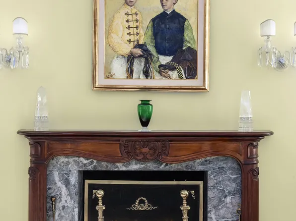 31 East 72nd Street image 2 of 12