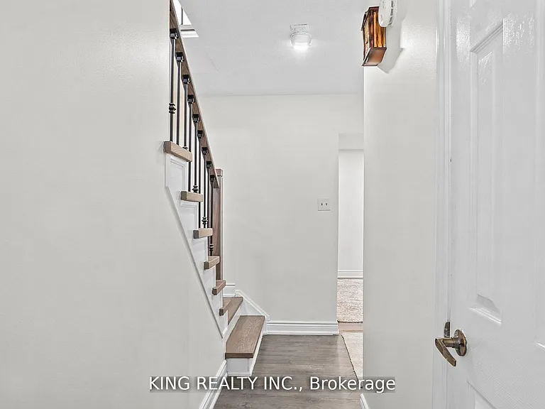 16 Wimbledon Ct — Photo 18