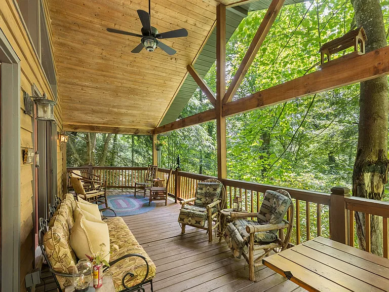 361 Wyanoak Rd — Photo 40