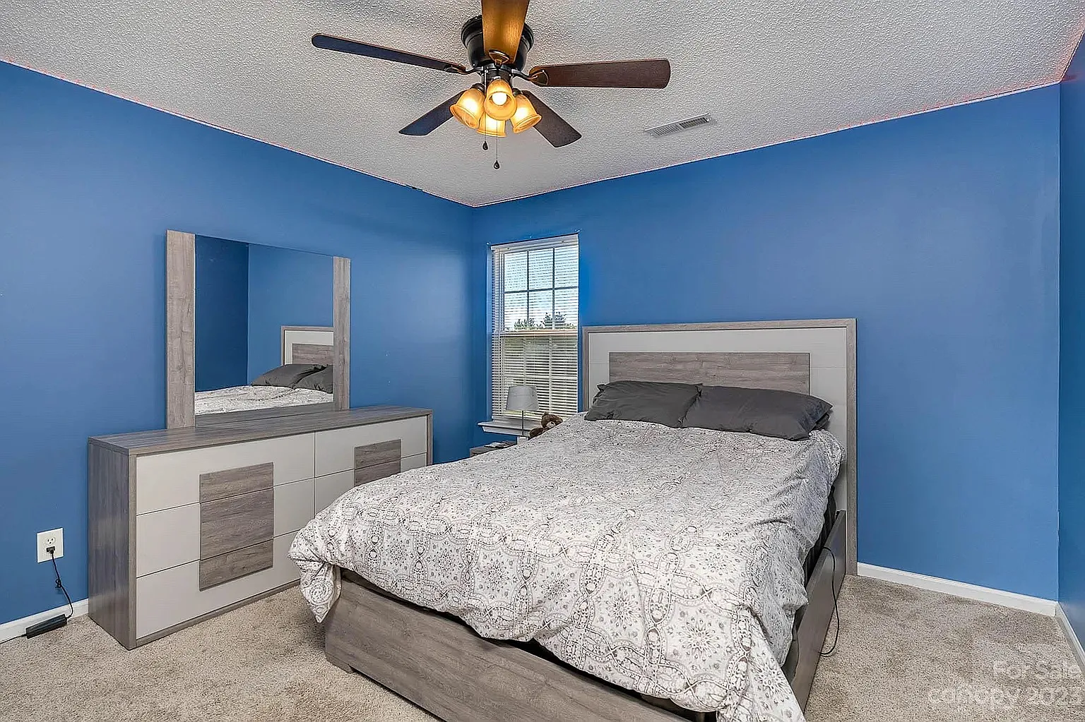 6 bed, 2320 sqft, $710 — Photo 4