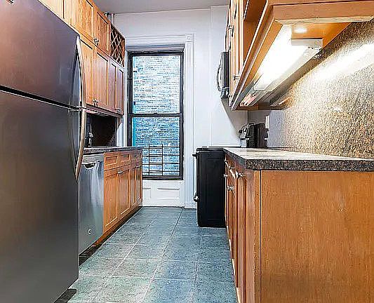 3rd image of 1428 Lexington Ave APT 2A