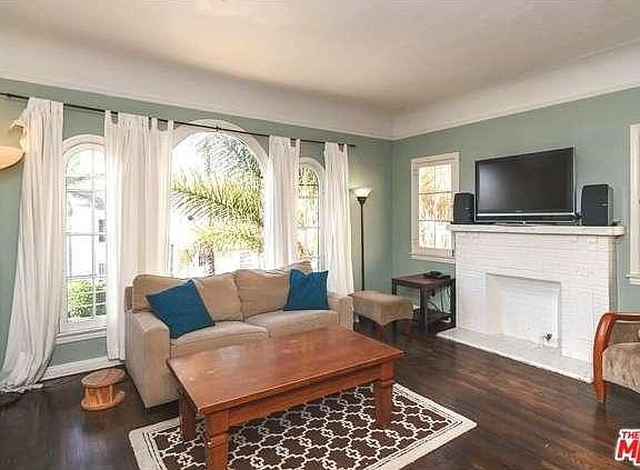 5th image of 7465 Oakwood Ave