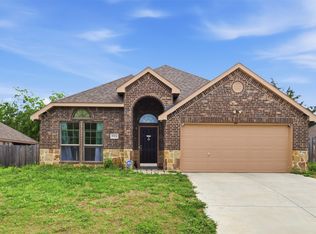 1924 Carrington Dr, Glenn Heights, TX 75154