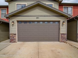 871 10th St E, Dickinson, ND 58601