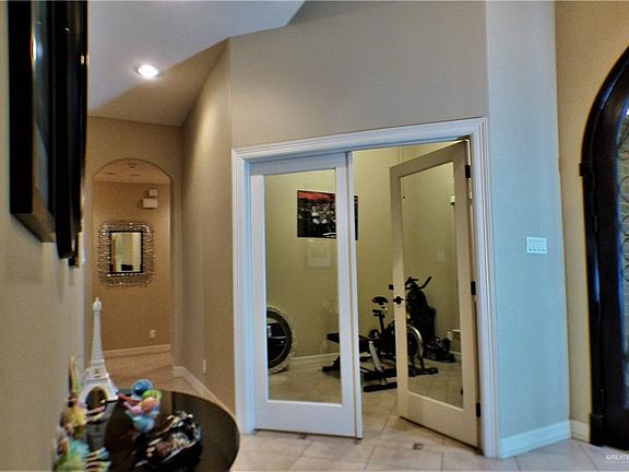 5th image of 2901 Violet Ave