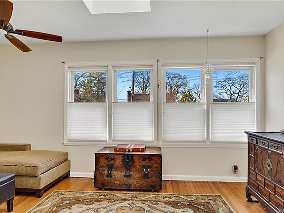 5th image of 101 Lakeview Ave