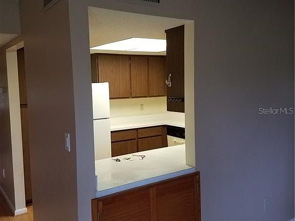 5th image of 594 Bahia Cir #A