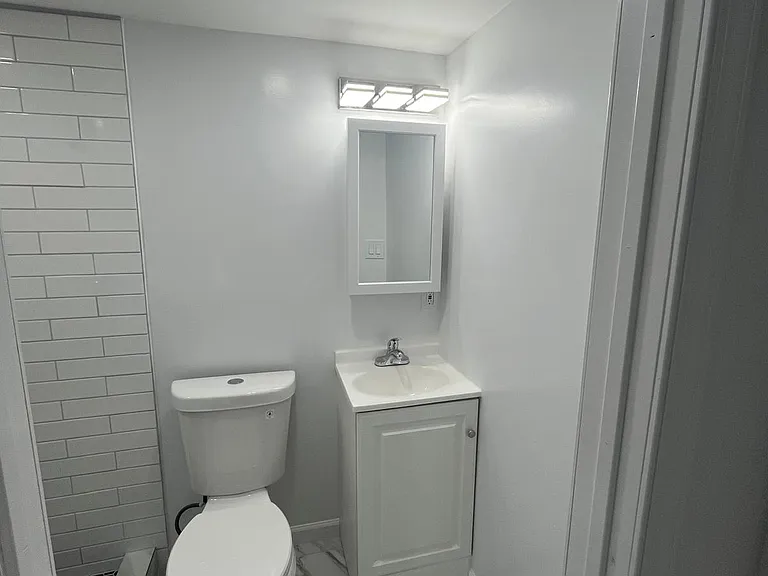 1011 Rosalie St — Photo 6