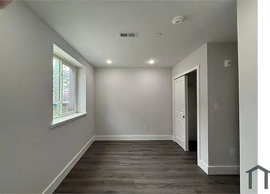 1940 N 22nd St #1 — Photo 16