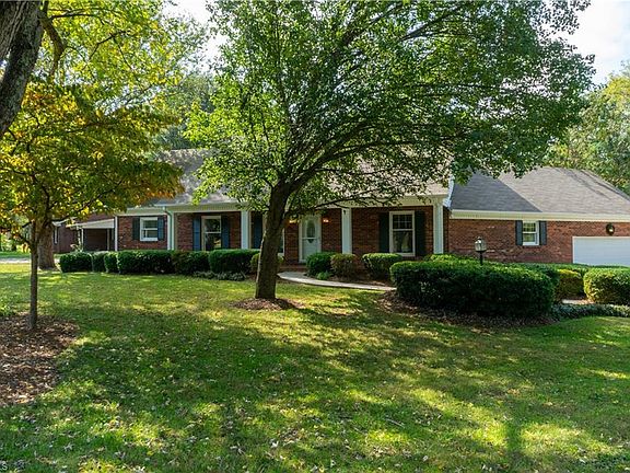 2nd image of 3908 Leinbach Dr