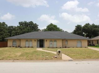 1717 Russwood Dr, Arlington, TX 76012