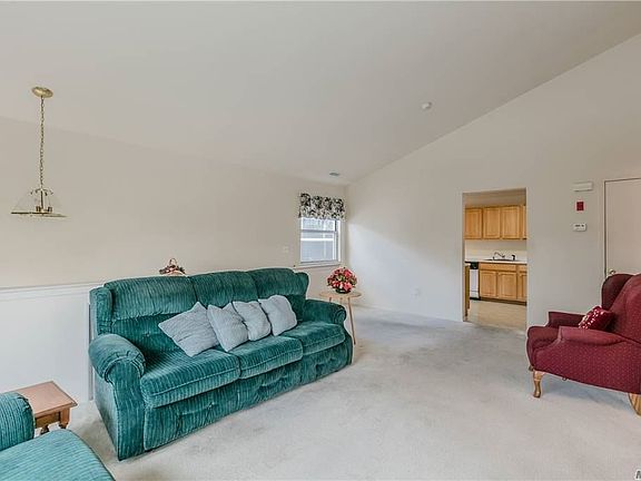 5th image of 802 Birchwood Park Dr