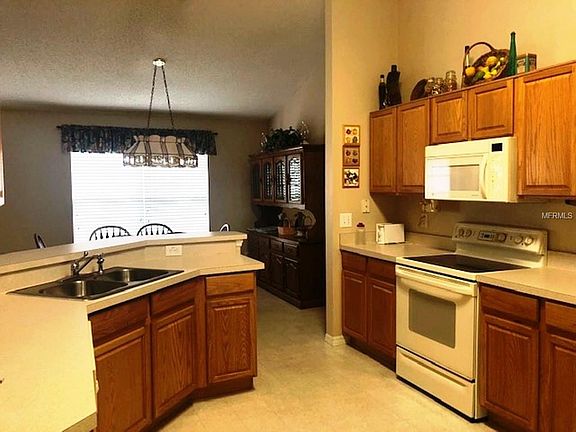 4th image of 204 Traditions Dr