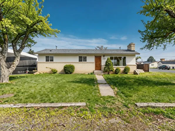 2907 3rd St, Union Gap, WA 98903