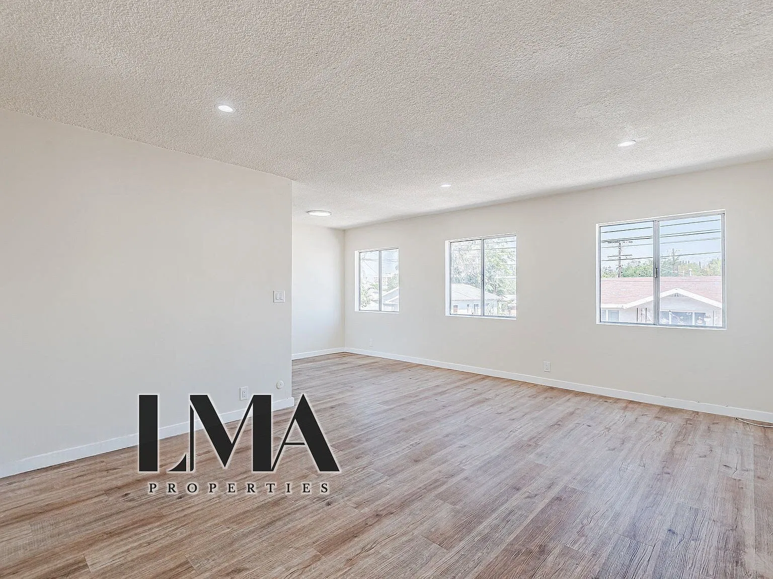 2 bed, 2.0 bath, 800 sqft, $2,099 — Photo 1