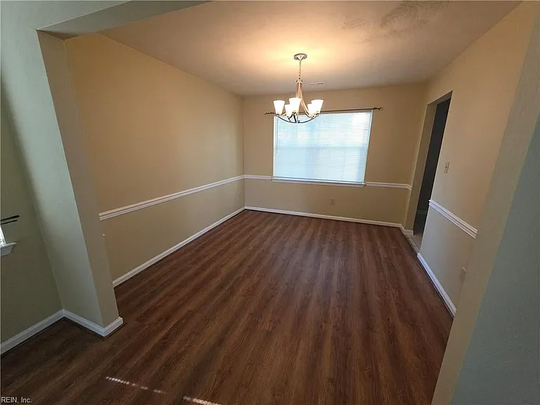 1460 Berkshire Dr — Photo 24