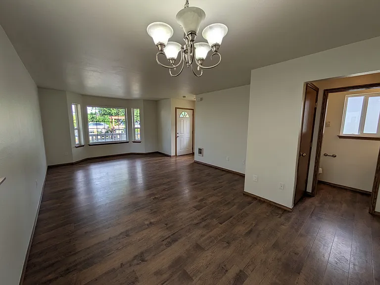 217 S Cedar St — Photo 13