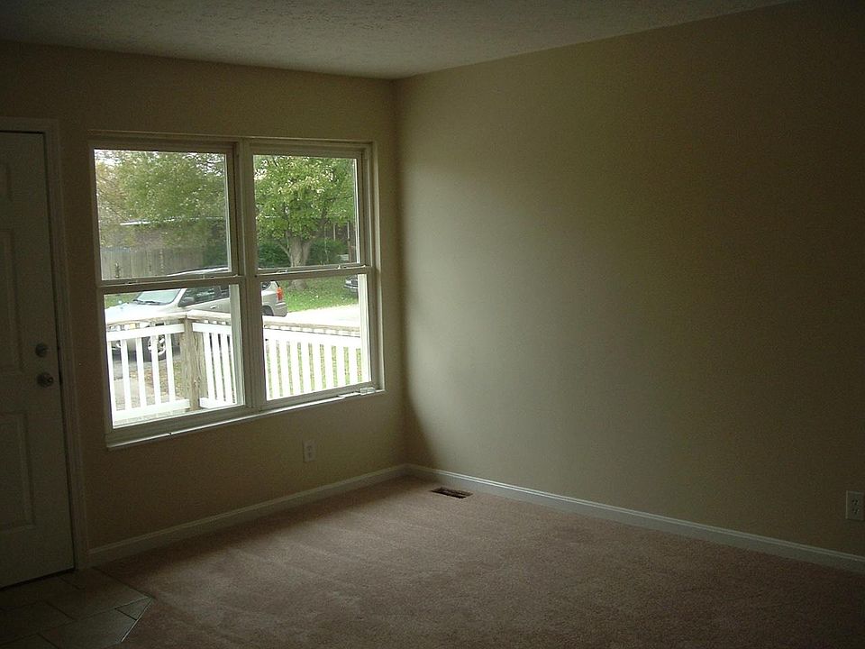 2nd image of 9206 Hillridge Dr
